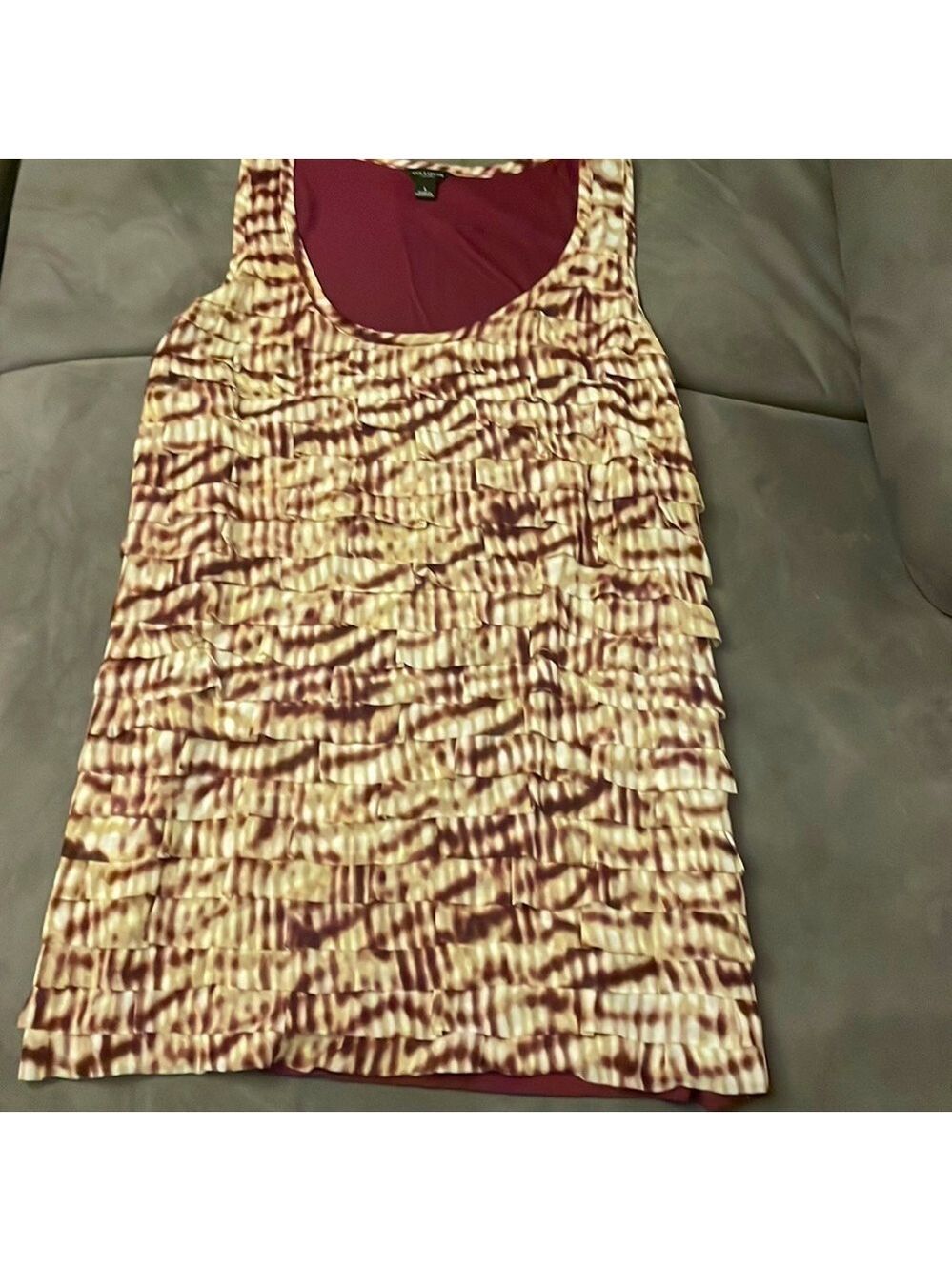 ANN Taylor maroon printed ruffle tank Large